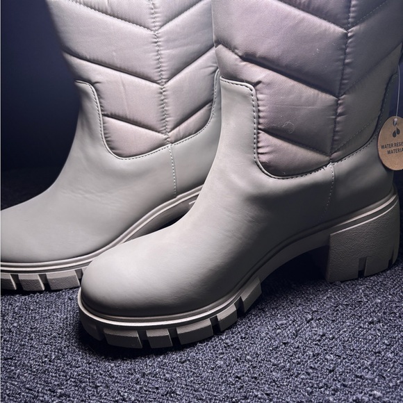 Steve Madden Women's Olive green Ankle Booties - Picture 5 of 8